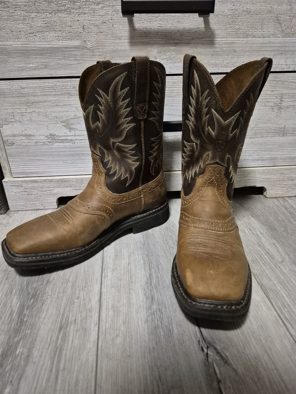 Ariat Mens Sierra Wide Square Toe Work Boot 9.5